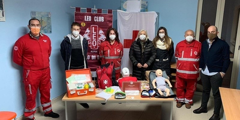 Polla, il Leo Club dona attrezzature alla locale Croce Rossa