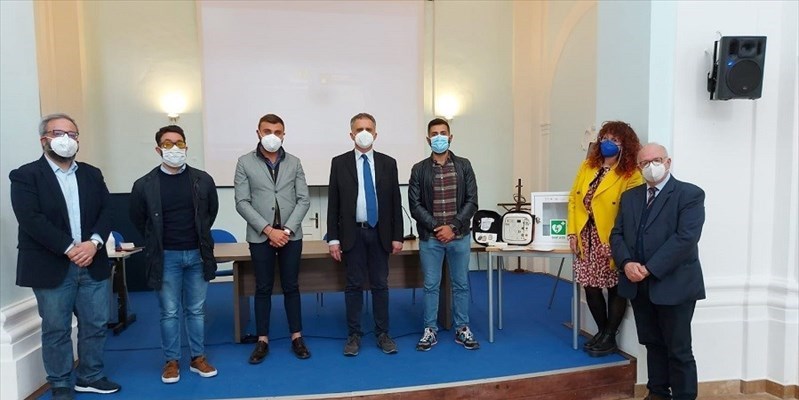 Il Rotaract Club Sala Consilina – Vallo di Diano dona un defibrillatore al locale Polo Cappuccini