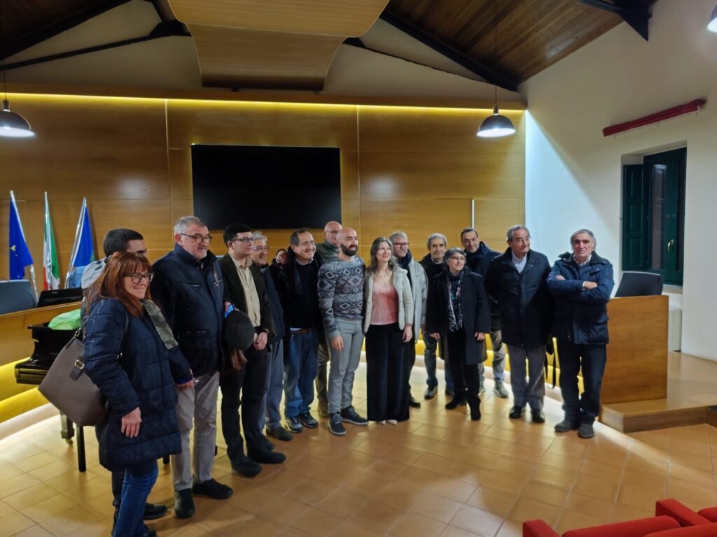 Simboli identitari del Cilento contemporaneo. A Vallo della Lucania l’incontro -dibattito sulle opere di Luigi Leuzzi, ospite delle “Giornate del Patrimonio Cilentano “