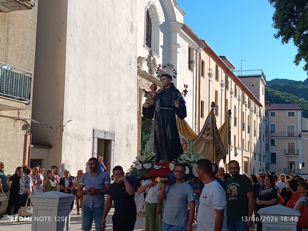 LA PROCESSIONE DI SANT’ANTONIO E QUELLA DELLE RELAZIONI CHE ATTRAVERSANO IL TEMPO