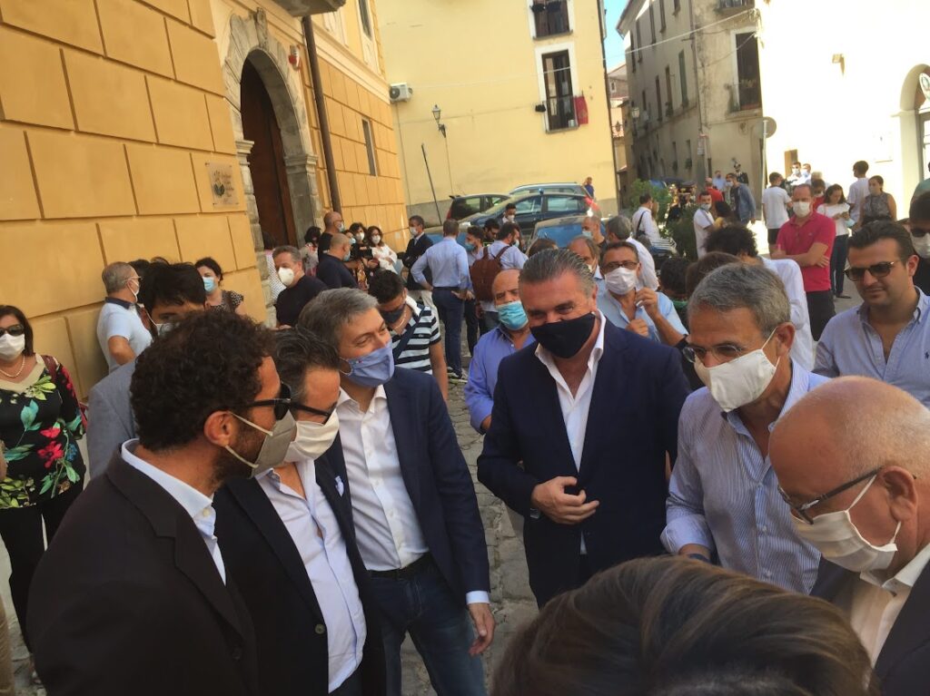 Franco Alfieri è tornato libero, ma rimarrà ancora a lungo nella rete dei processi