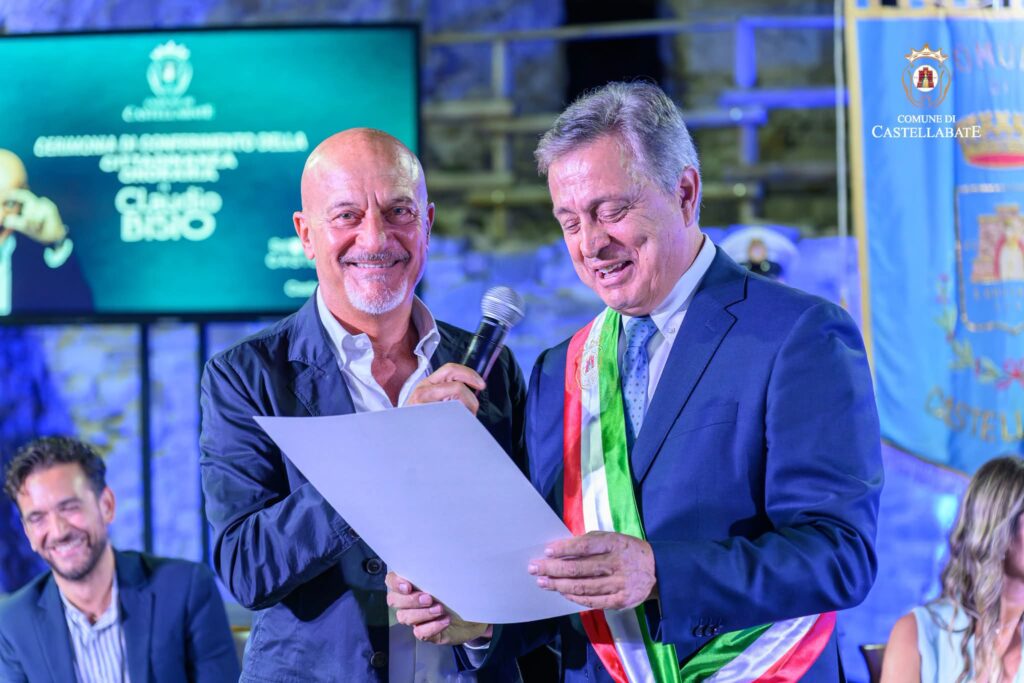 Castellabate conferisce la cittadinanza onoraria a Claudio Bisio